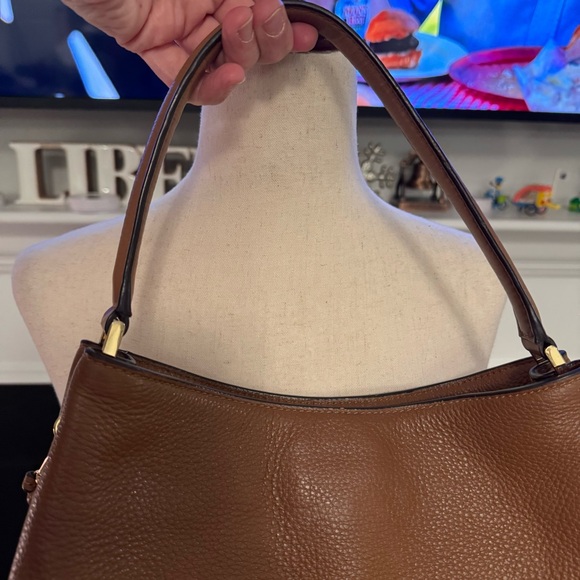 🤎 Michael Kors Pebbled Leather Shoulder Bag with Tassel Detail 🤎 - Picture 5 of 7